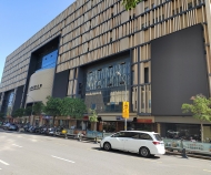 大型戶外LED屏讓濟南某商務(wù)樓宇成商業(yè)美學(xué)新地標